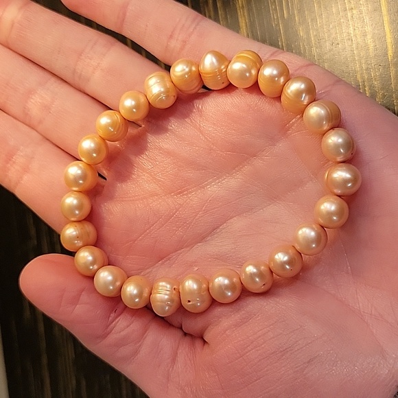Pink Freshwater Pearl Bracelet - Picture 2 of 2